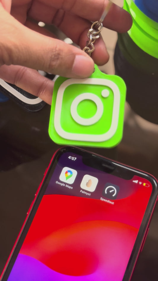 SMART NFC Instagram Keychain – Tap to Share Your Instagram Profile