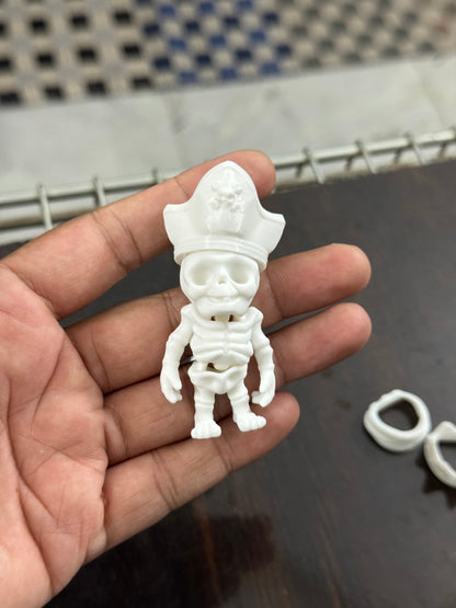 2 Baby Skeletons + 4 Swappable Pirate Hats