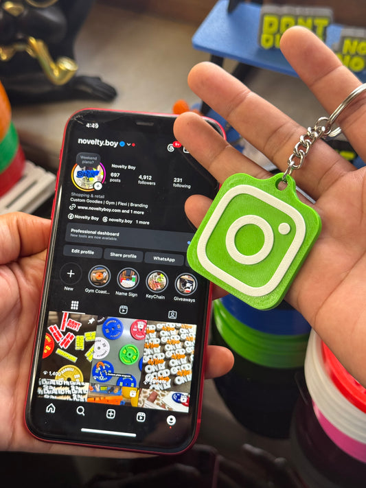 NFC Instagram Logo Keychain – Tap to Share Your Profile (Multiple Colors)
