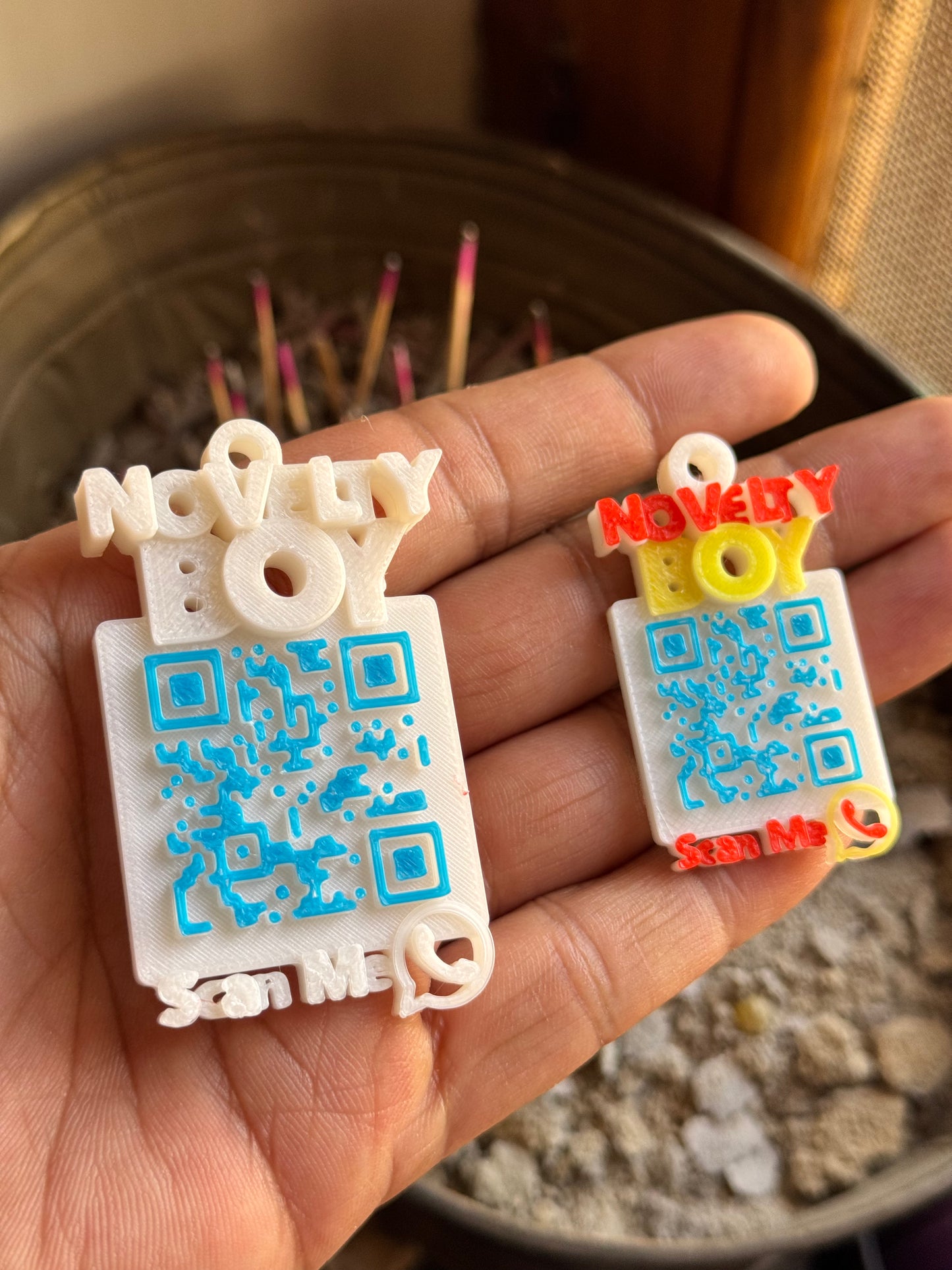 100 Custom QR Keychains - RED YELLOW BLUE – Scan & Connect Instantly