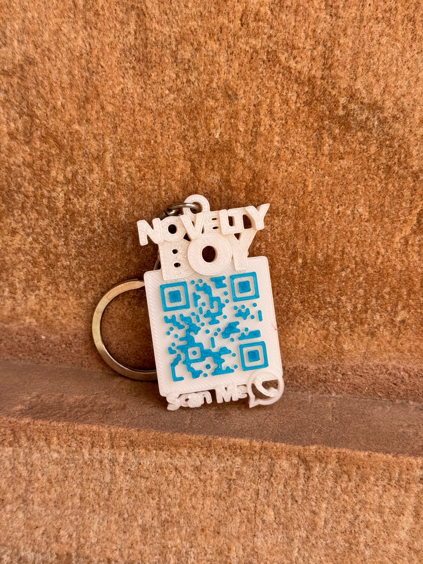100 Custom QR Keychains - WHITE BLUE – Scan & Connect Instantly