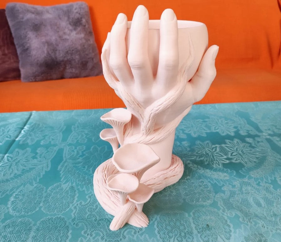 Mushroom Hand Vase – Medium (20 cm Height)