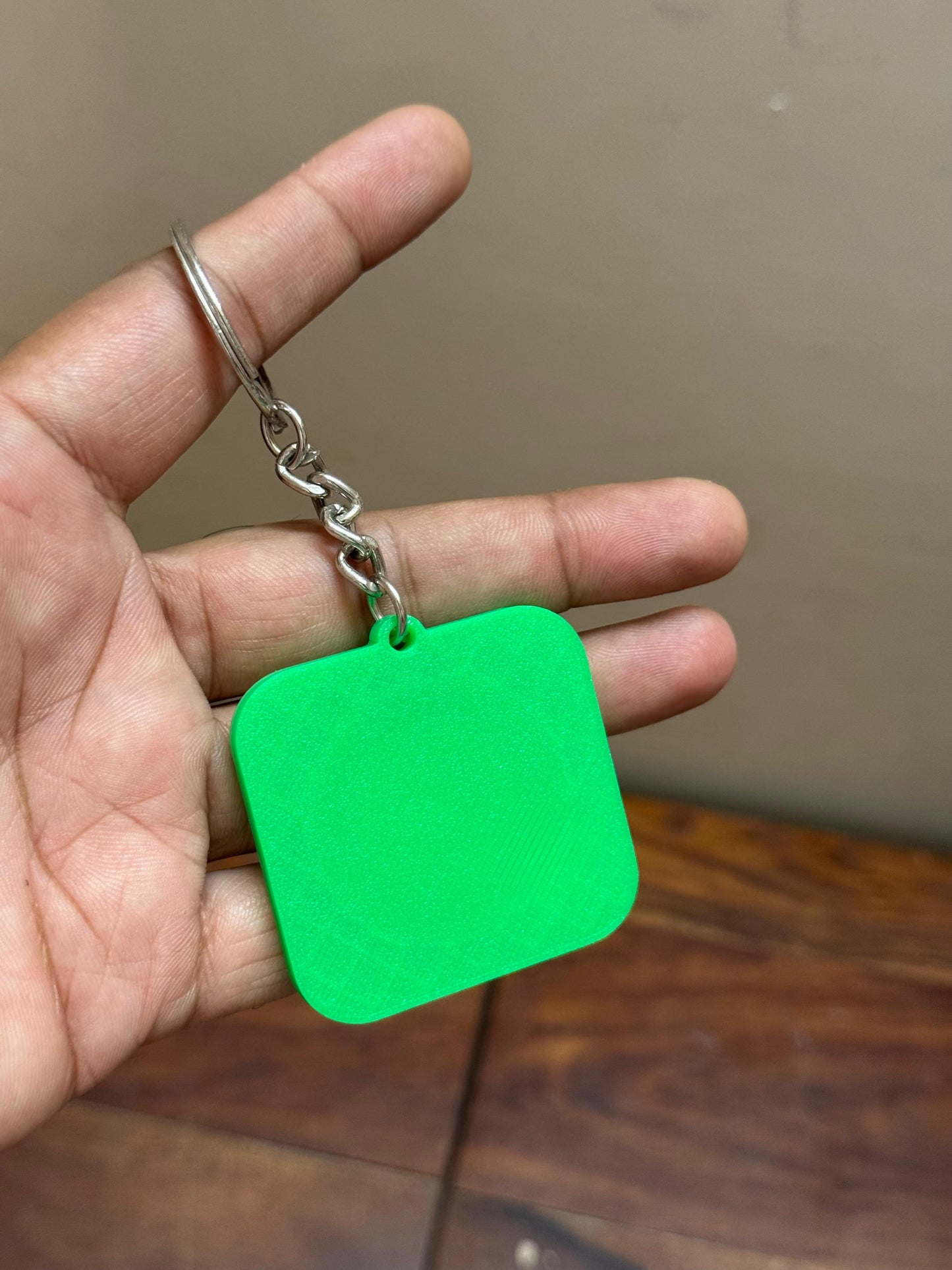 SMART NFC Whatsapp Keychain – Tap to Start Chat