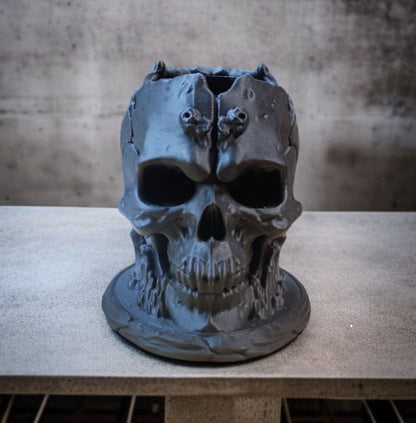 Black Skull Pen Holder – Bold Desk Organizer for Creators & Collectors
