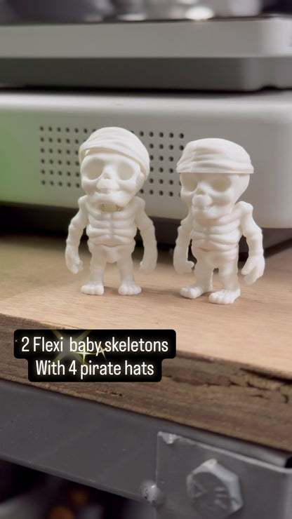 2 Baby Skeletons + 4 Swappable Pirate Hats